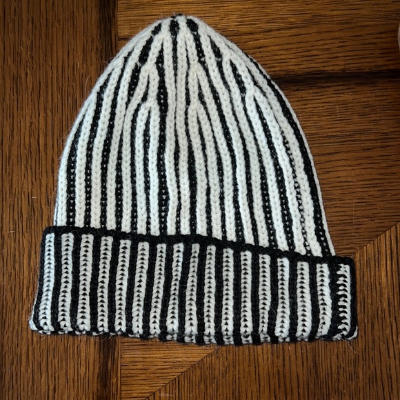 Free People Accessories - Free People Beanie